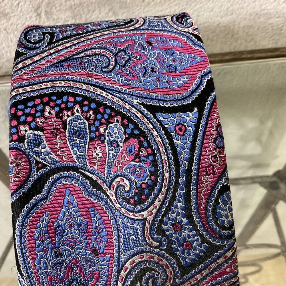 TED BAKER Men's Tie long Textured  100% Silk Necktie Paisley 60.5” x 3.3/4
